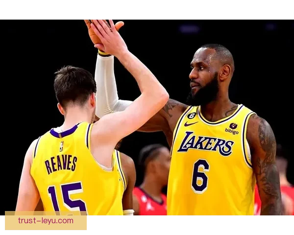 詹姆斯领衔湖人强势反弹西部格局再起波澜季后赛前景引发联盟热议
