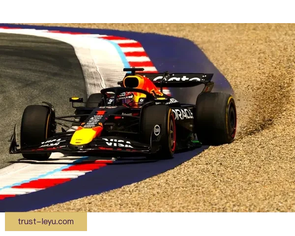 F1赛季最新动态揭晓车手积分榜与赛车技术革新进展 F1赛季最新动态揭晓车手积分榜与赛车技术革新进展