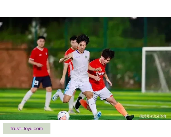 中国足球再创辉煌新纪录 青少年联赛激发全民热情 中国足球再创辉煌新纪录 青少年联赛激发全民热情