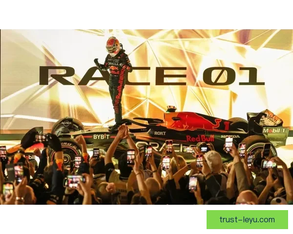 梅赛德斯再度发力F1赛季开局表现引发车迷热议 梅赛德斯再度发力F1赛季开局表现引发车迷热议