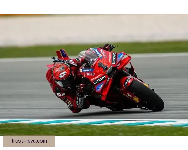 MotoGP赛季新变动：顶级车手转会潮与技术创新引领赛场新局面